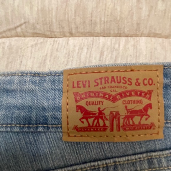 New W/tags Women’s Mid Rise Skinny Levi’s 29x32 - Picture 6 of 12